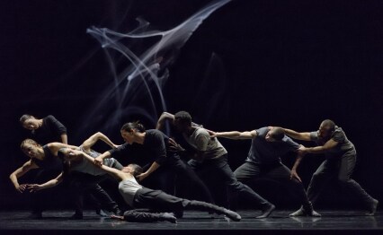 Portrait de Crystal Pite : repousser les fronti&egrave;res de la cr&eacute;ation