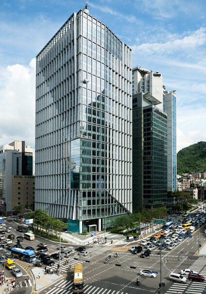BNP Paribas head office in Seoul_State_Tower_Namsan