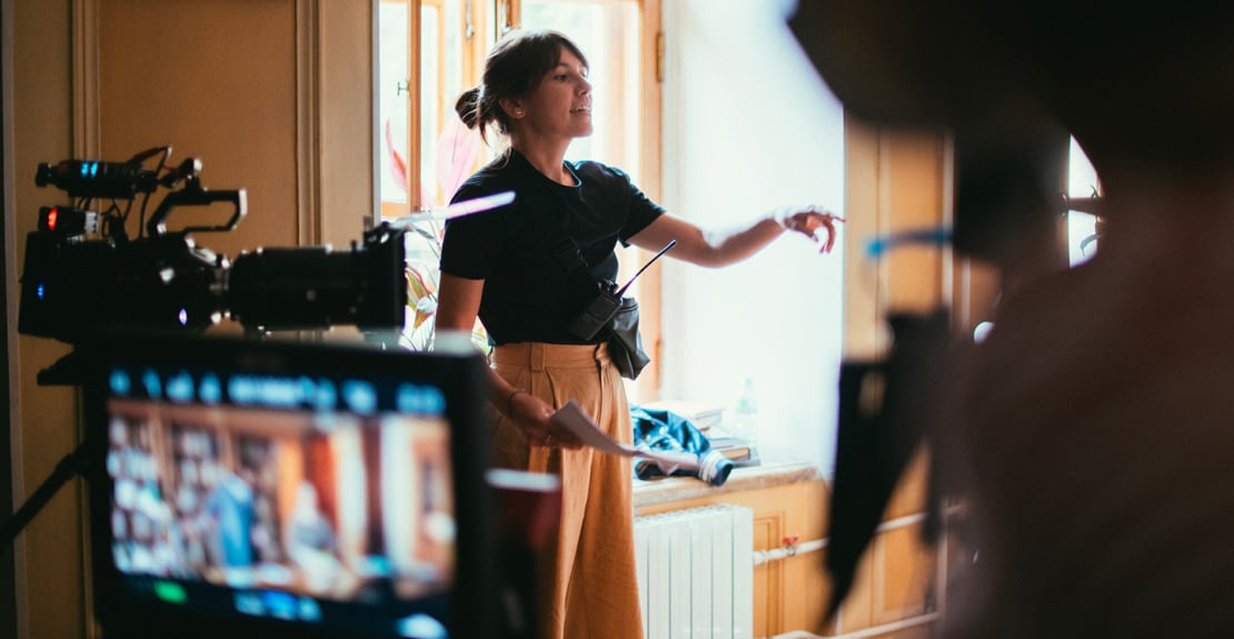 Réalisatrice sur un tournage de film
