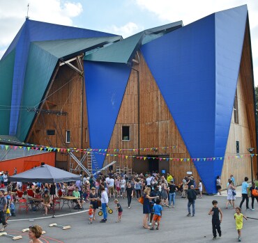 Le Plus Petit Cirque du Monde : un lieu unique pour la pratique artistique et la mixité sociale