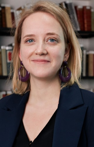 Photo de Marie Laperdrix, responsable Archives & Histoire