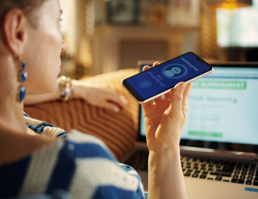 Cliente en ligne avec un chatbot