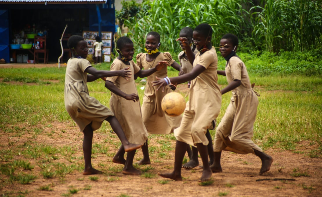 #FAAPointsForChange : Félix Auger Aliassime, CARE et BNP Paribas se mobilisent pour l’éducation des enfants au Togo